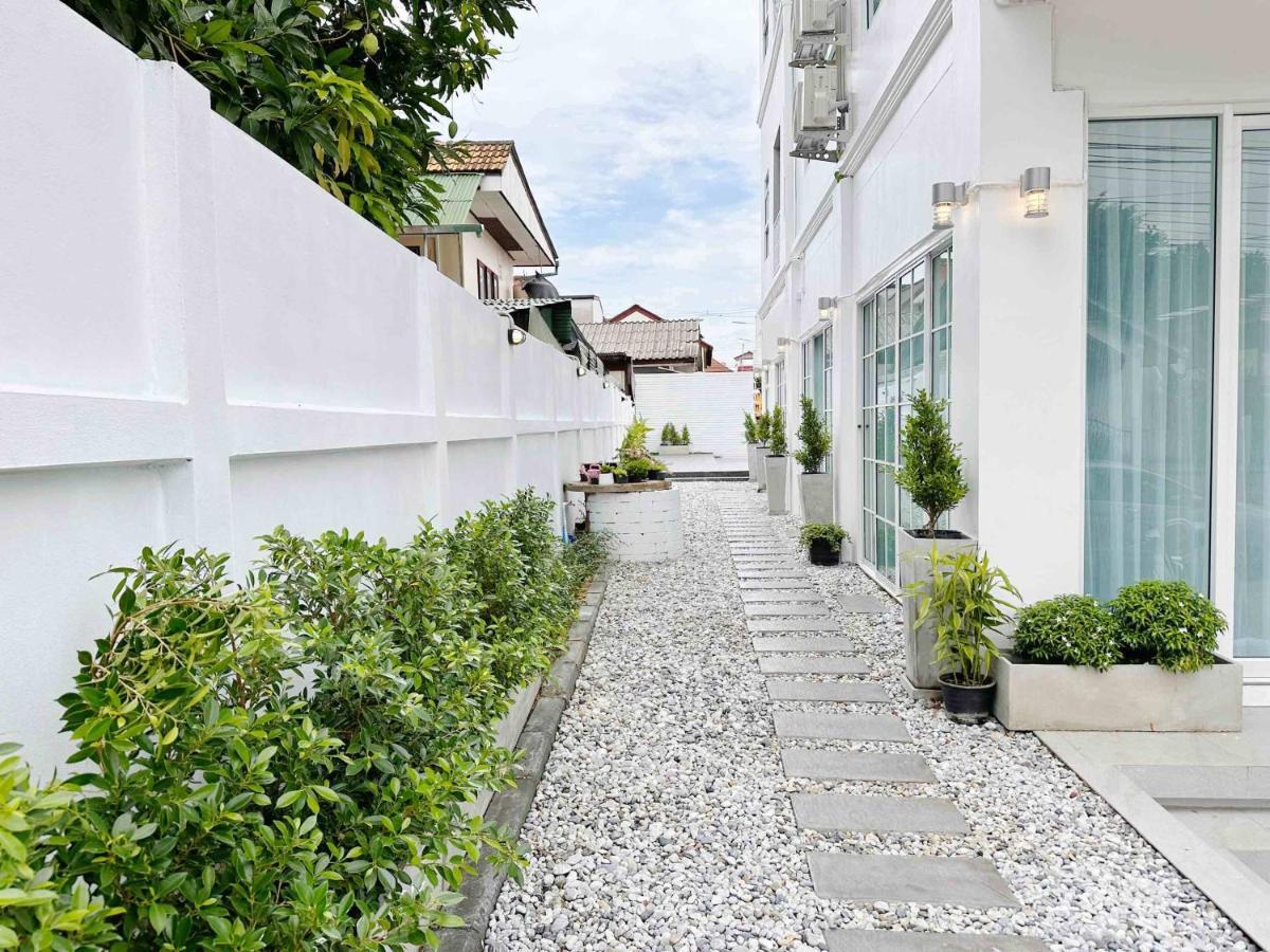 Auberge de jeunesse The White House Rachamankha เดอะ ไวท์เฮ้าส์ ราชมรรคา à Chiang Mai Extérieur photo