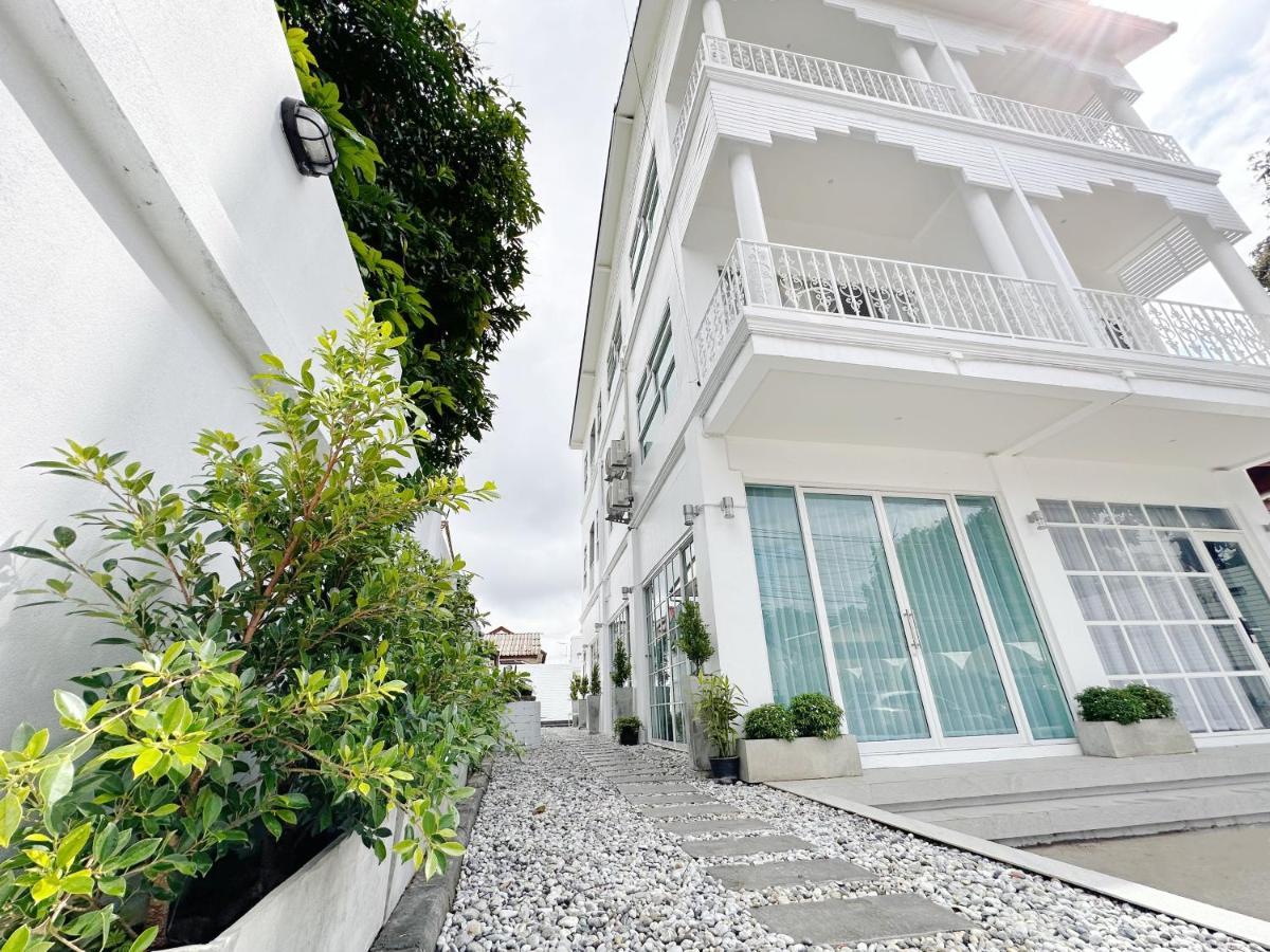 Auberge de jeunesse The White House Rachamankha เดอะ ไวท์เฮ้าส์ ราชมรรคา à Chiang Mai Extérieur photo