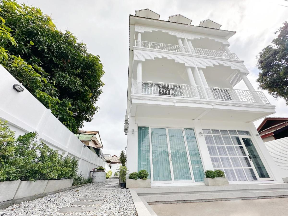 Auberge de jeunesse The White House Rachamankha เดอะ ไวท์เฮ้าส์ ราชมรรคา à Chiang Mai Extérieur photo