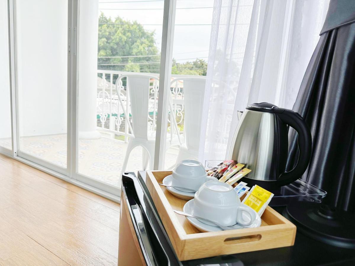 Auberge de jeunesse The White House Rachamankha เดอะ ไวท์เฮ้าส์ ราชมรรคา à Chiang Mai Extérieur photo