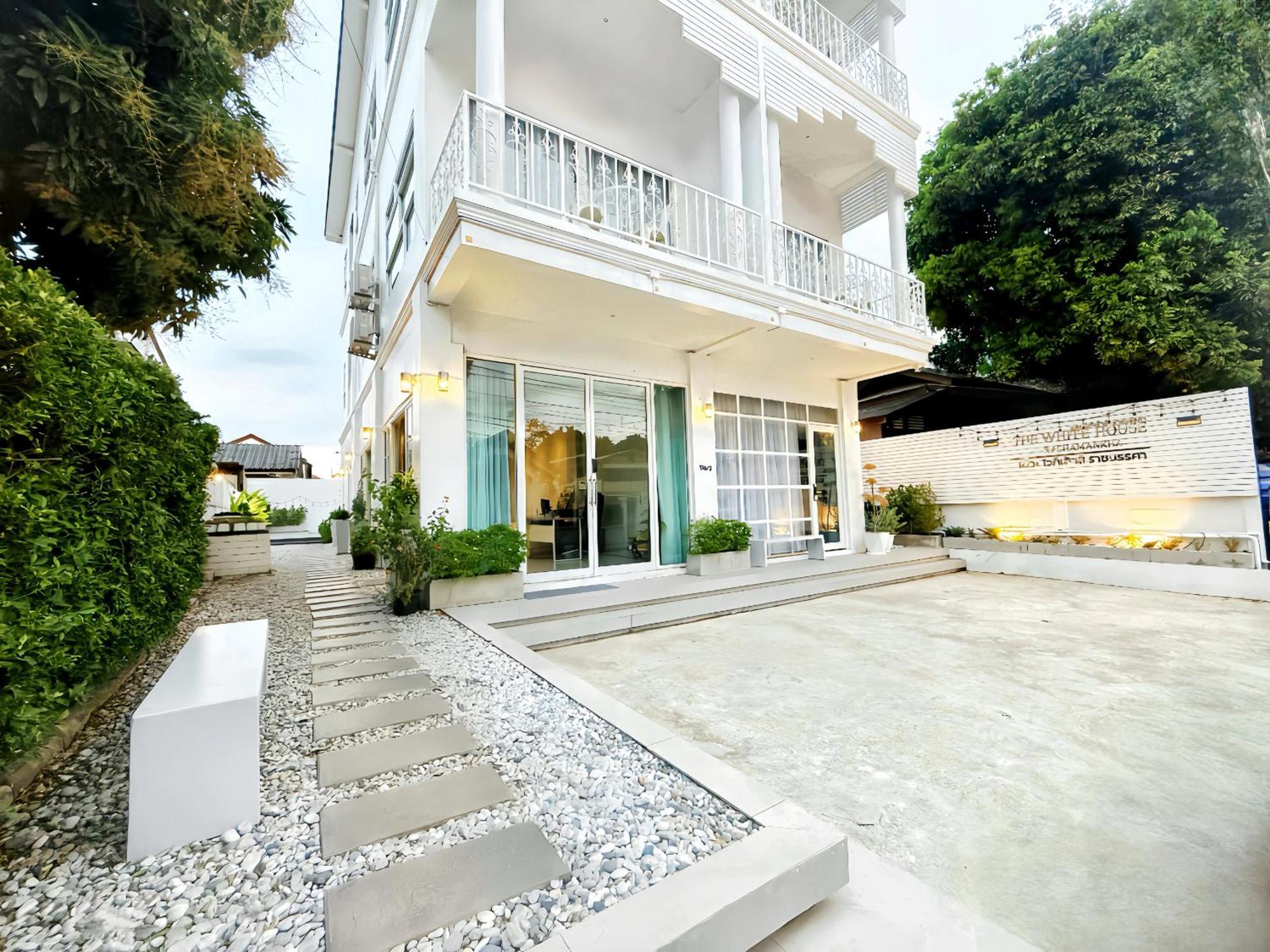 Auberge de jeunesse The White House Rachamankha เดอะ ไวท์เฮ้าส์ ราชมรรคา à Chiang Mai Extérieur photo